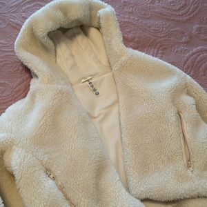 Alo Yoga Sherpa hooded jacket